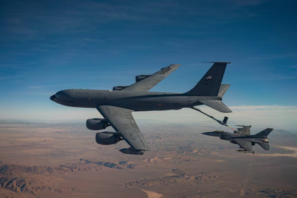 4 refueling tanker 